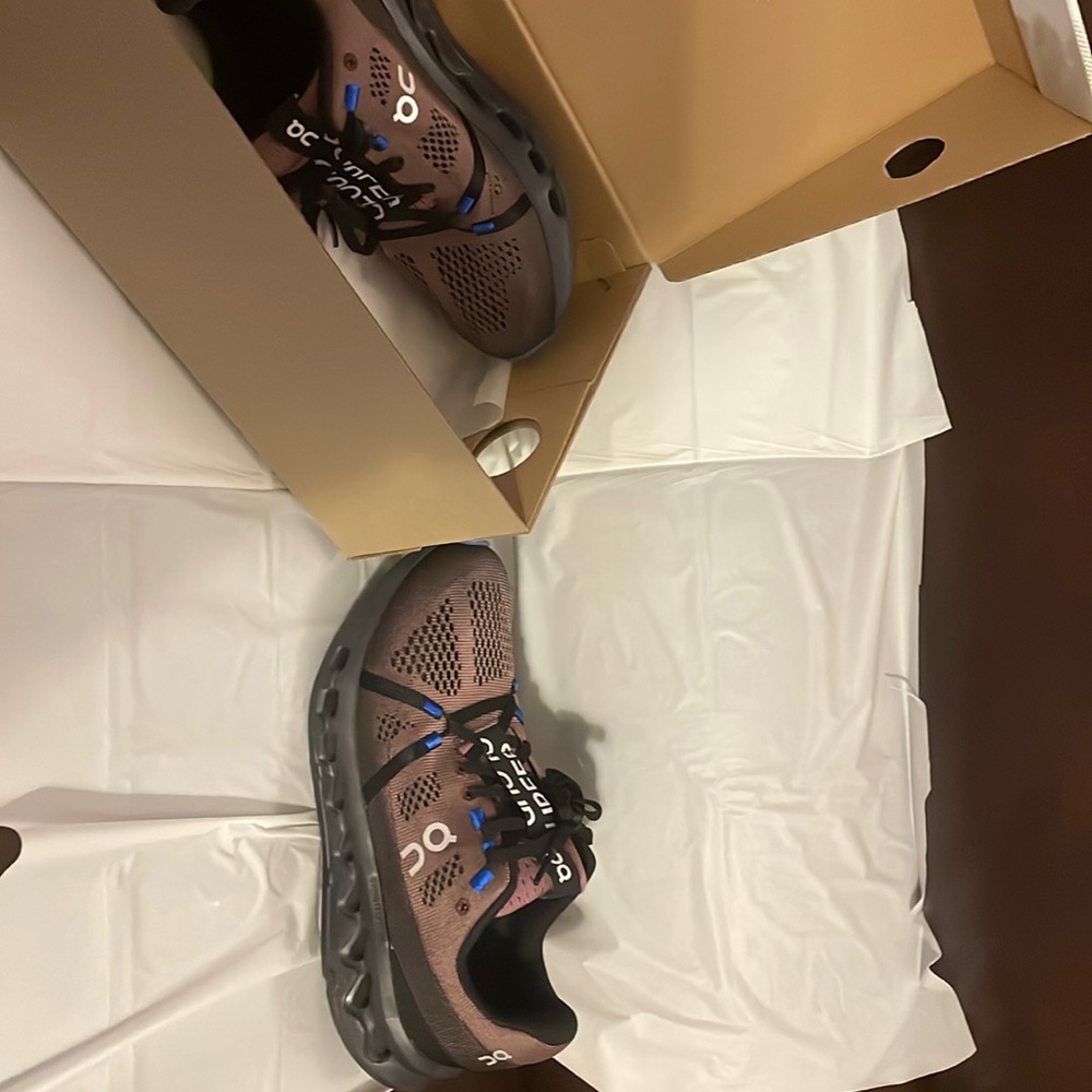 On cloud cloud surfer size 8 W
